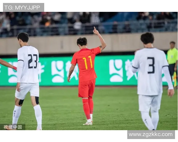 乌兹别克斯坦与中国足球队激战正酣谁能在亚洲赛场上胜出
